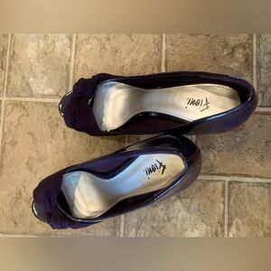 Fioni Platform Peep Toe 4" Heels Pumps Deep Purple Suede Knot Patent sz 7.5🛍️